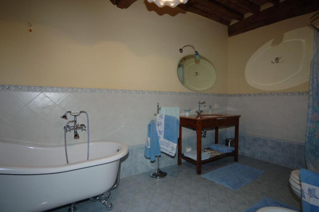 Antica Fattoria La Verdina Bed & Breakfast Camaiore Exterior photo